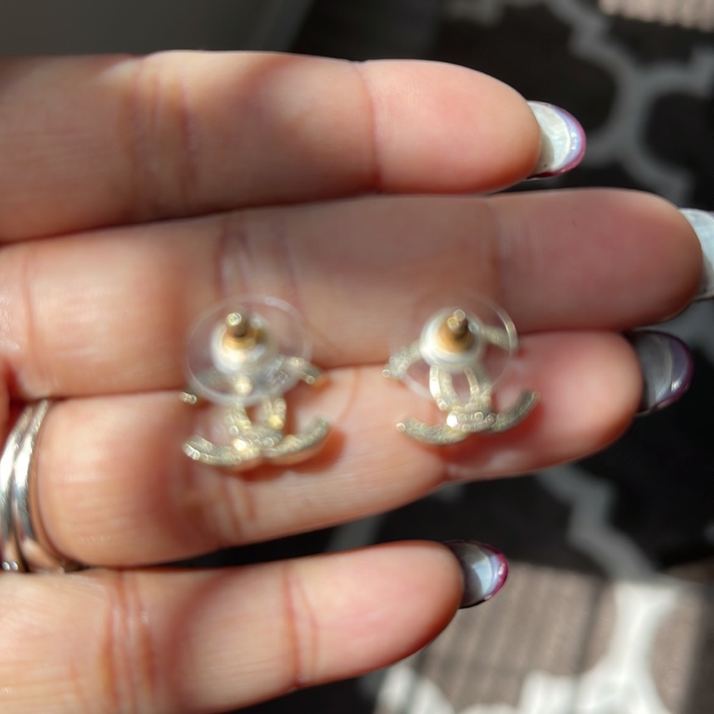 Chanel Gold & White A 15p Gold Tone Cc Pierce Earrings 11ck311s - Picture 9 of 15